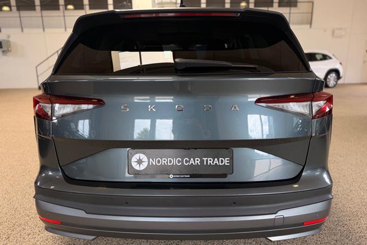 Grå Skoda Enyaq fra 2021