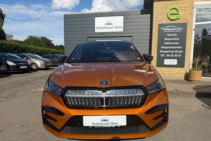 Orange Skoda Enyaq fra 2022