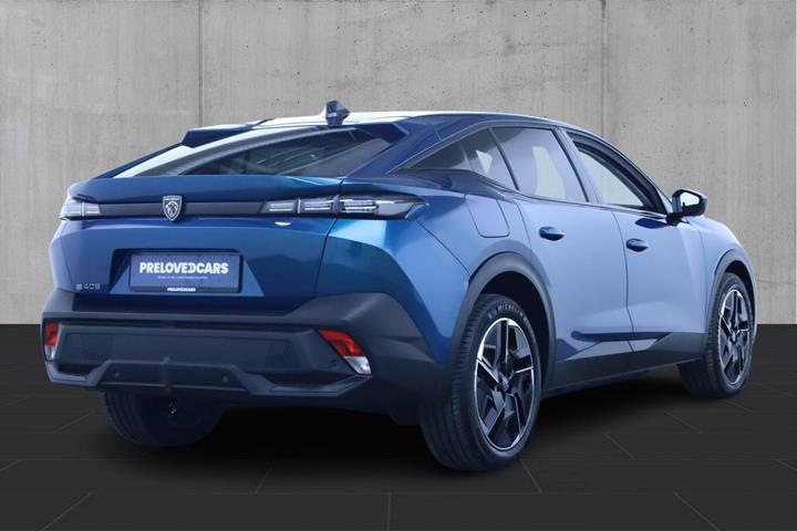 Blå Peugeot e-408 fra 2026