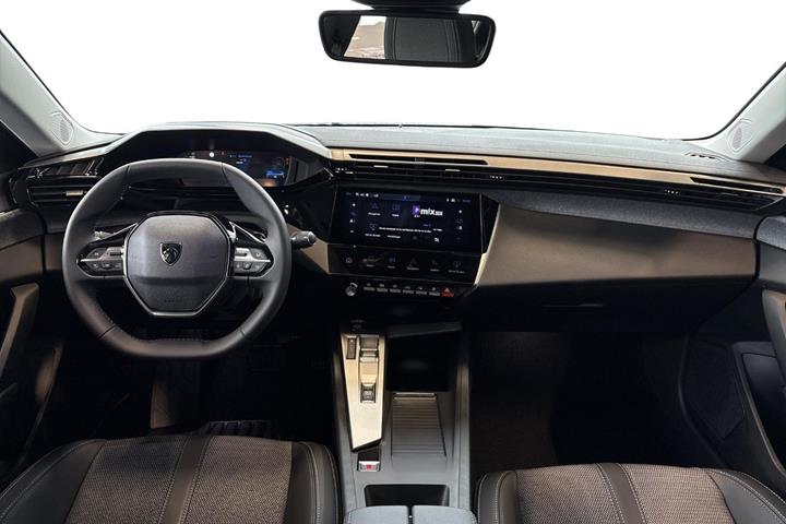 Blå Peugeot e-408 fra 2026