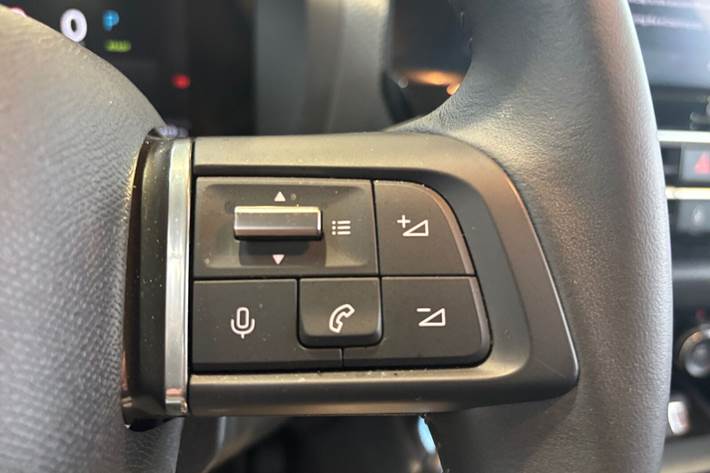 Grå Citroën ë-C4 X fra 2025