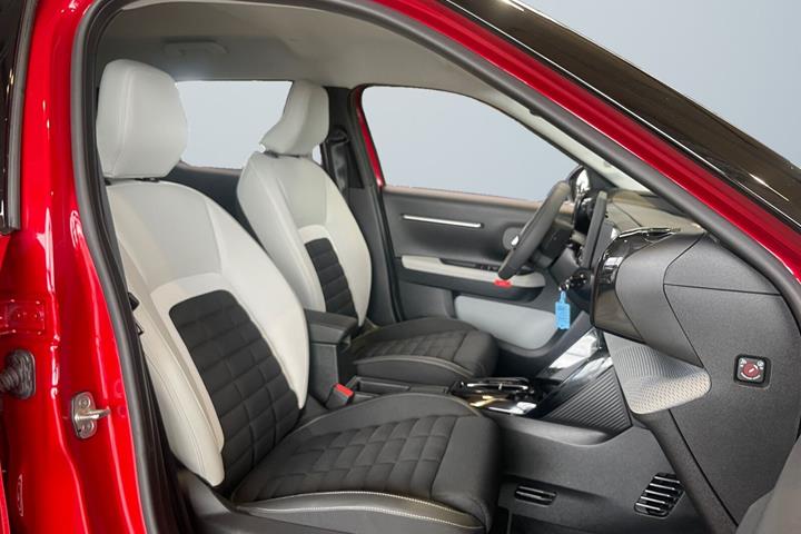 Rød Citroën e-C3 Aircross fra 2025