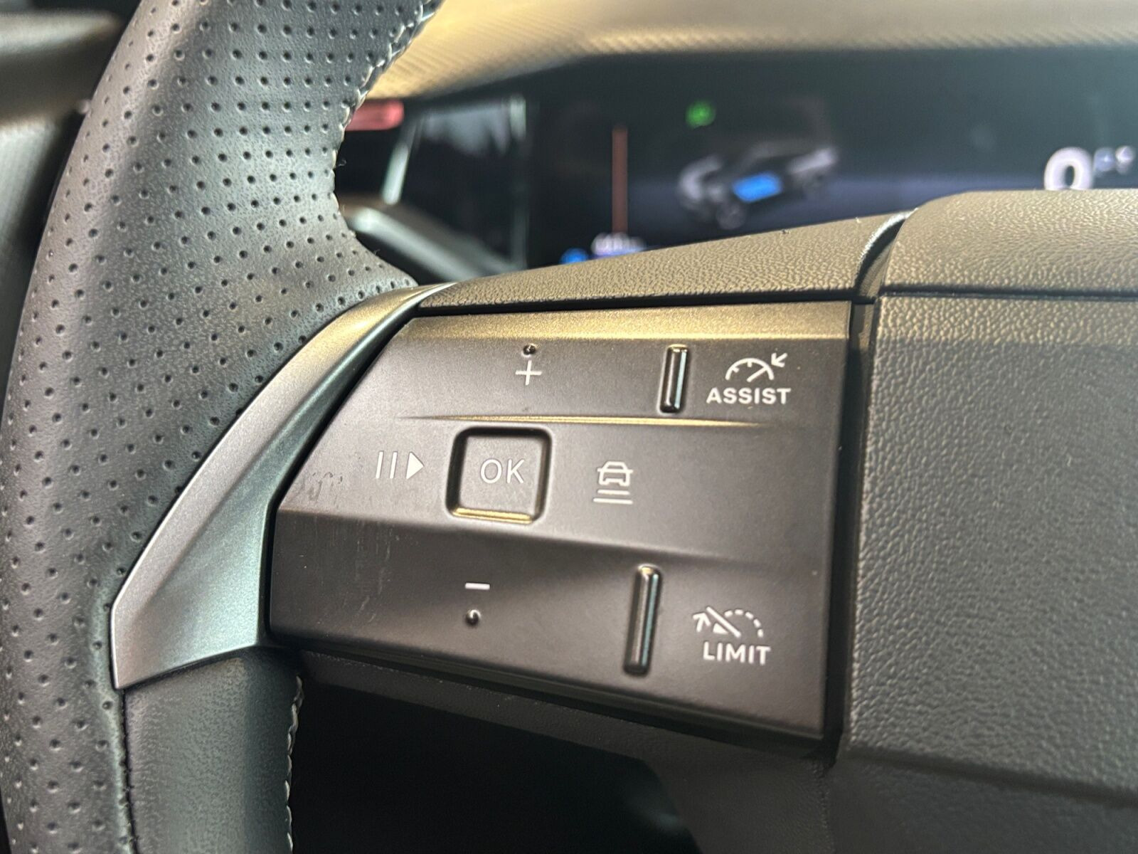 Hvid Opel Grandland-e fra 2025