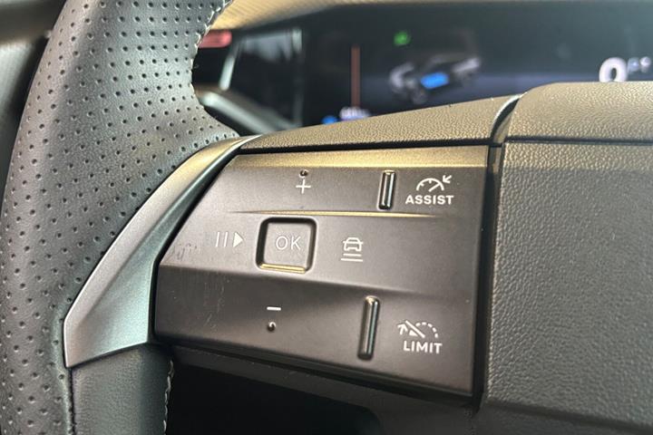 Hvid Opel Grandland-e fra 2025