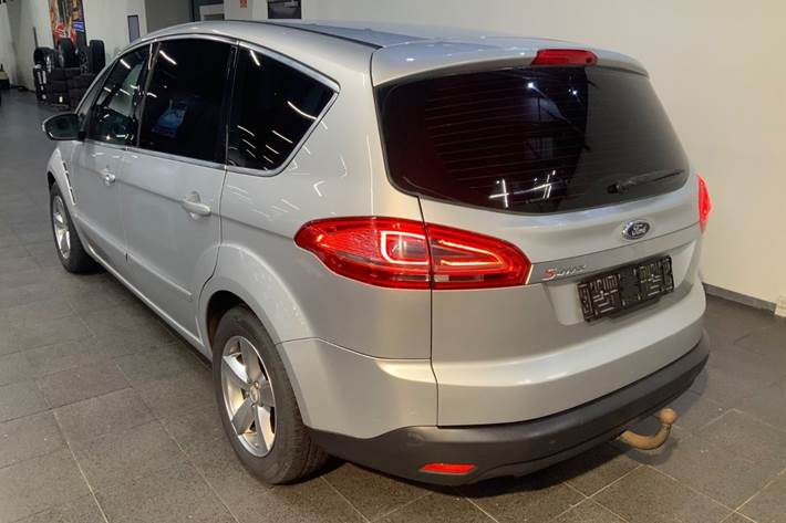 Sølv Ford S-MAX fra 2012