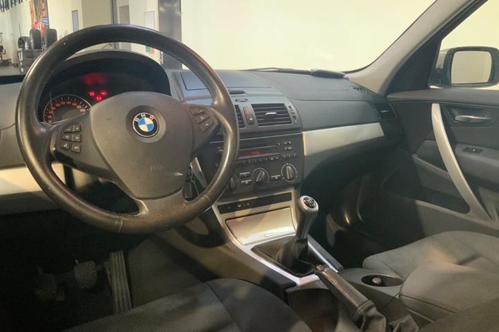 Sølv BMW X3 fra 2007