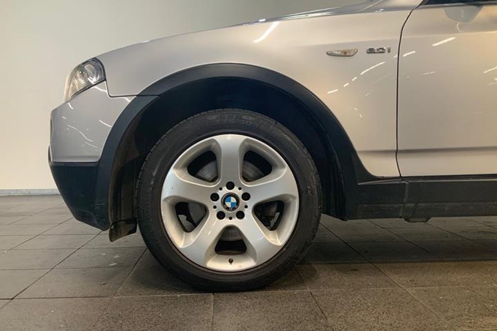 Sølv BMW X3 fra 2007