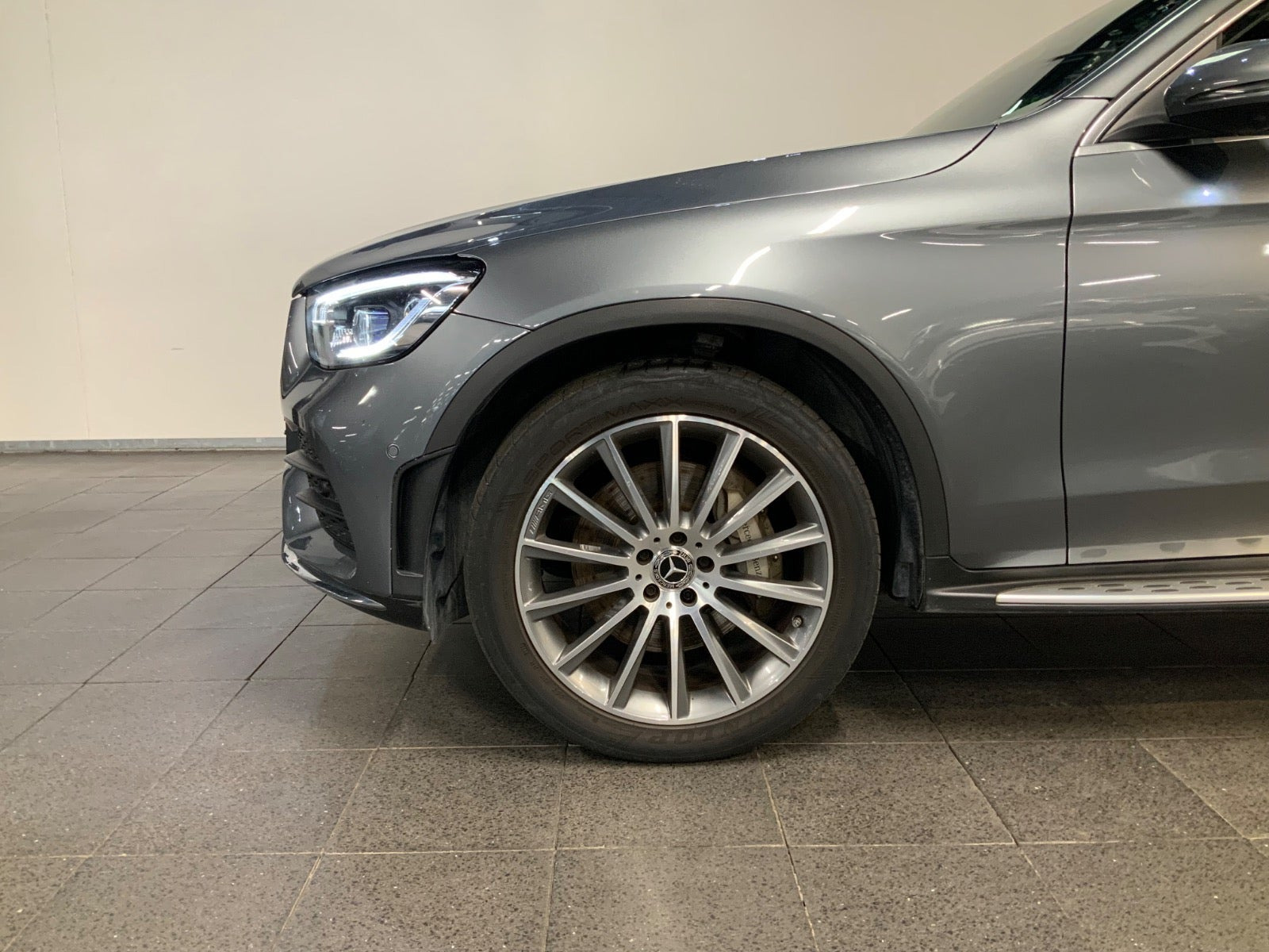 Mercedes GLC300