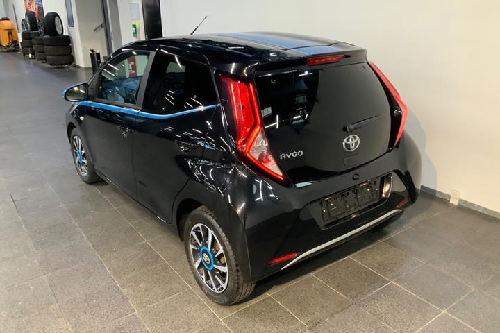 Sort Toyota Aygo fra 2018