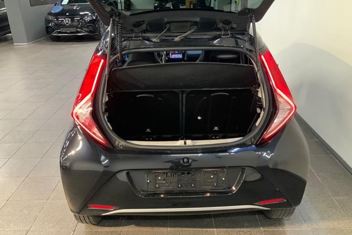 Sort Toyota Aygo fra 2018