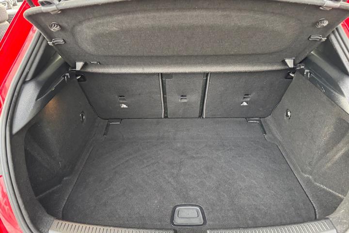 Rød Mercedes A220 fra 2019