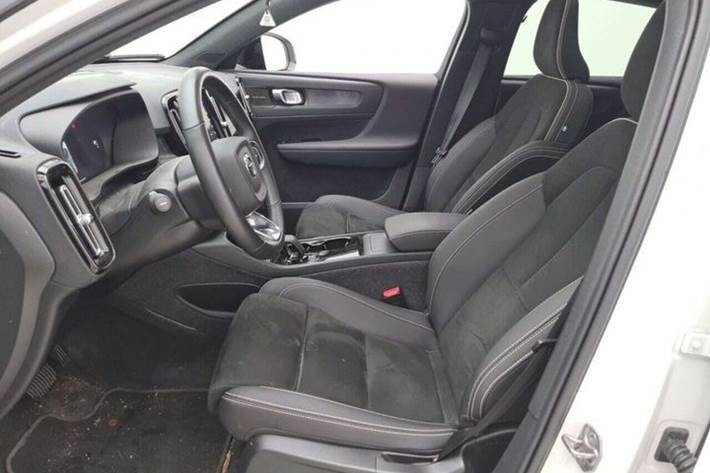 Hvid Volvo C40 fra 2021