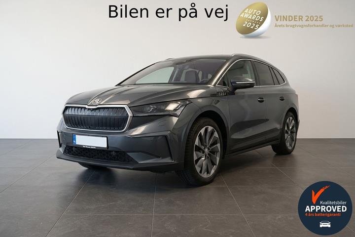Sort Skoda Enyaq fra 2021 set udefra
