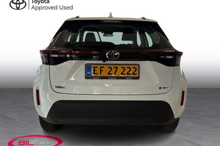 Hvid Toyota Yaris Cross fra 2025