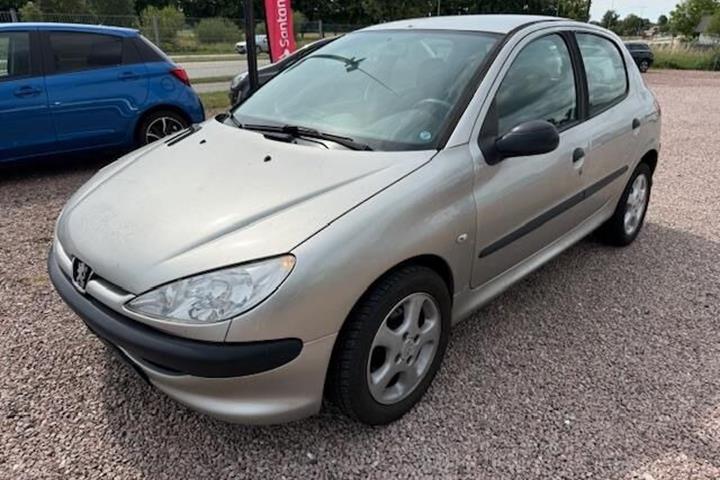 Grå Peugeot 206 fra 2007