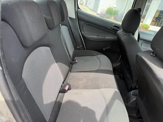 Grå Peugeot 206 fra 2007