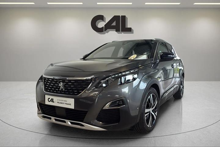 Grå Peugeot 3008 fra 2018 set udefra