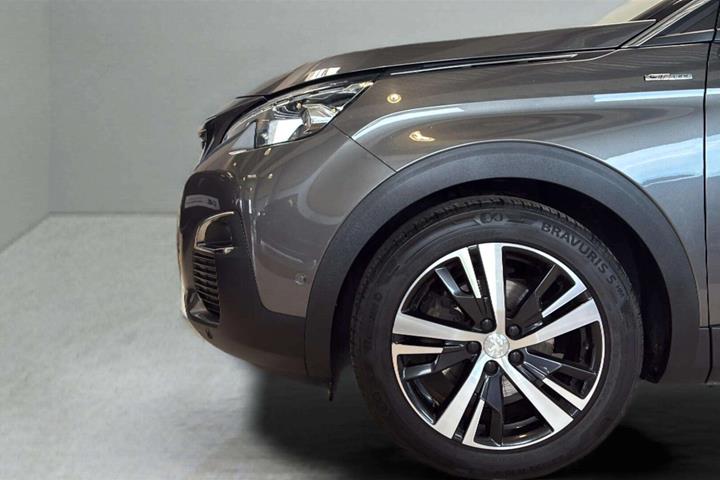 Grå Peugeot 3008 fra 2018