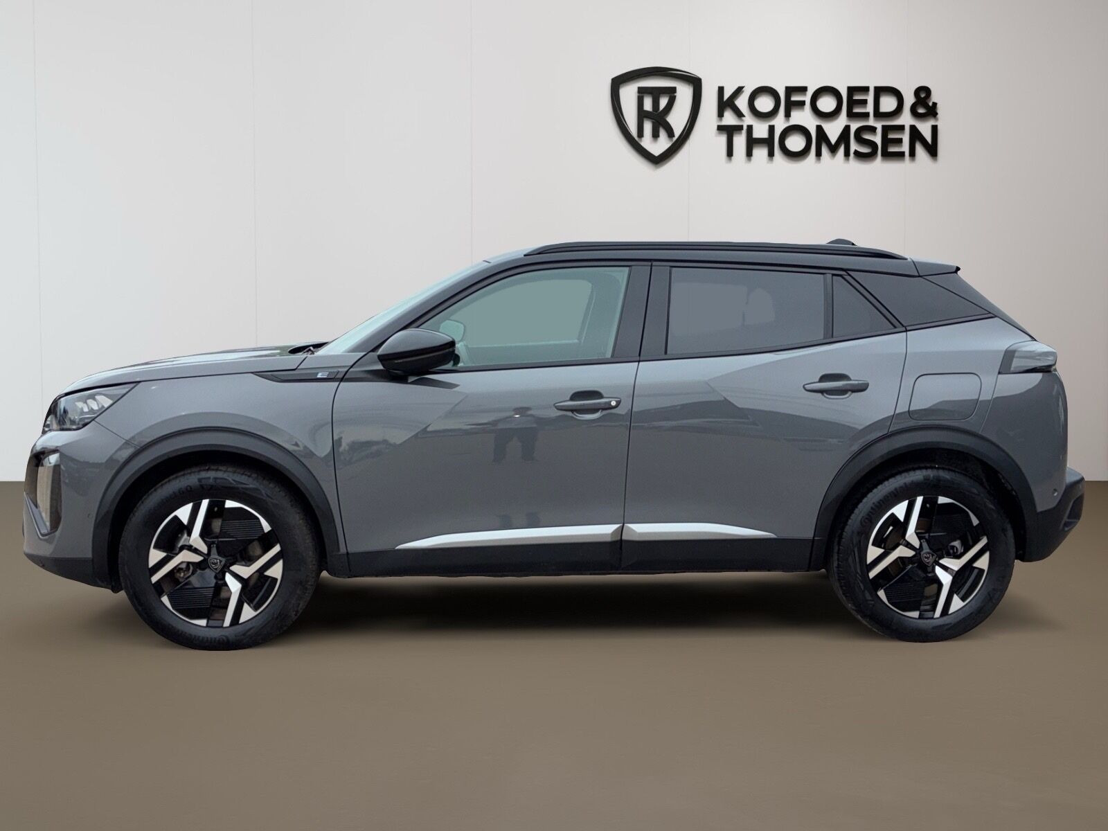 Grå Peugeot e-2008 fra 2025