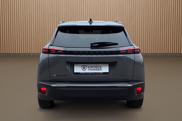 Grå Peugeot e-2008 fra 2025