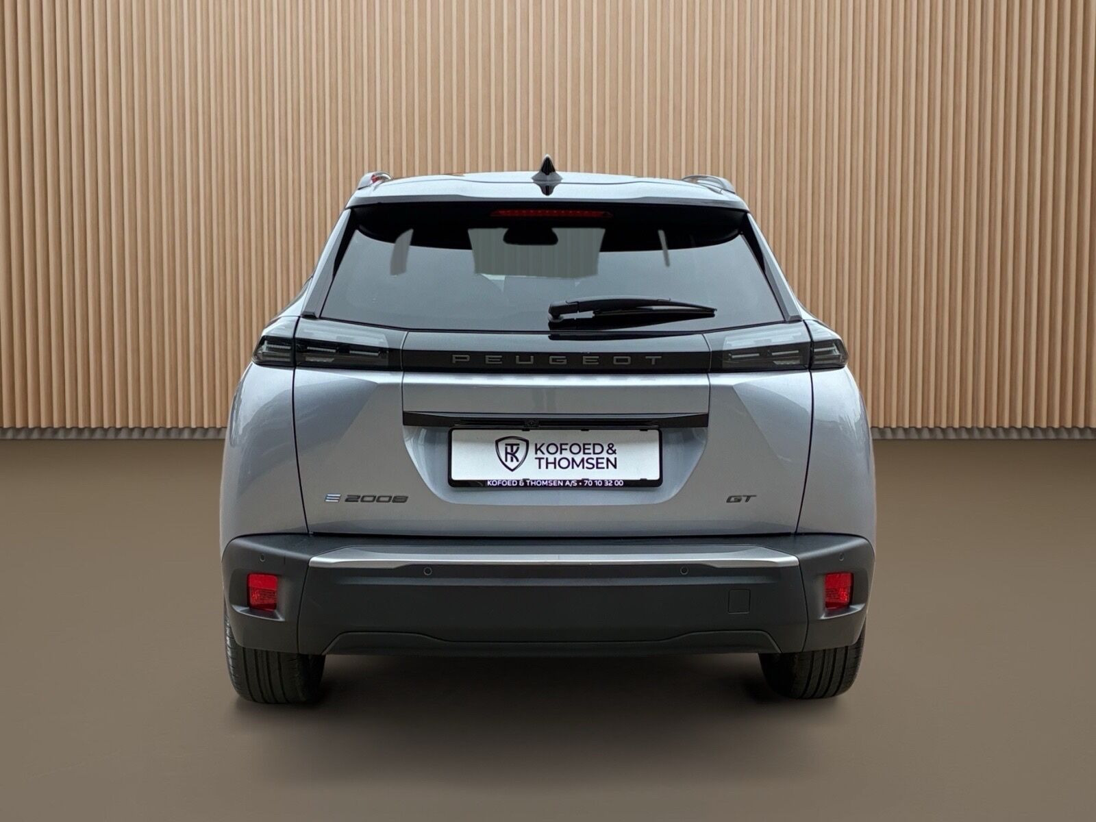 Grå Peugeot e-2008 fra 2025