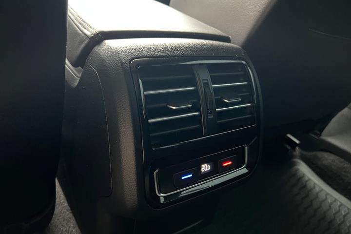 Sort VW Passat fra 2018