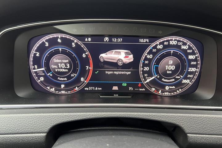 Rød VW Golf VII fra 2018