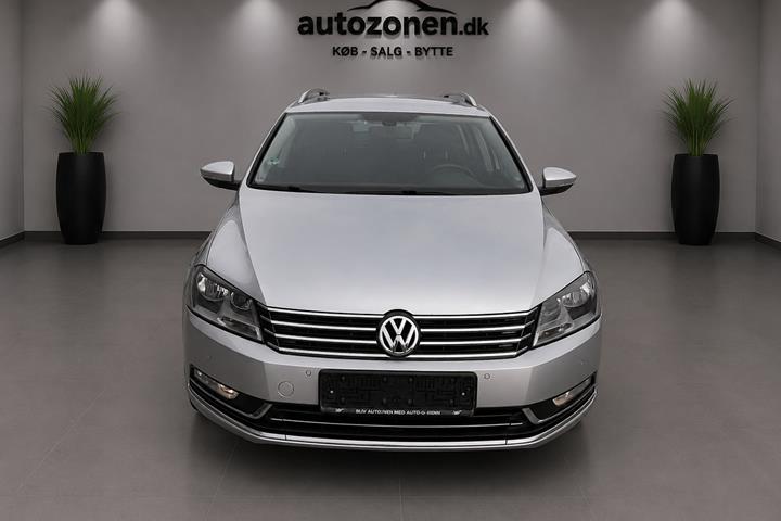Sølv VW Passat fra 2013