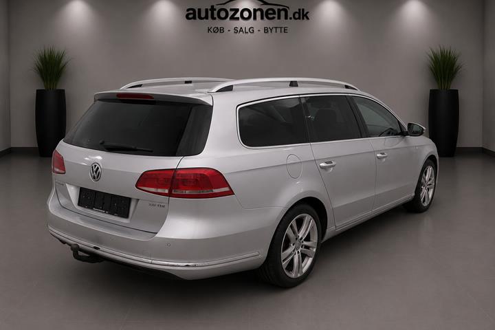 Sølv VW Passat fra 2013
