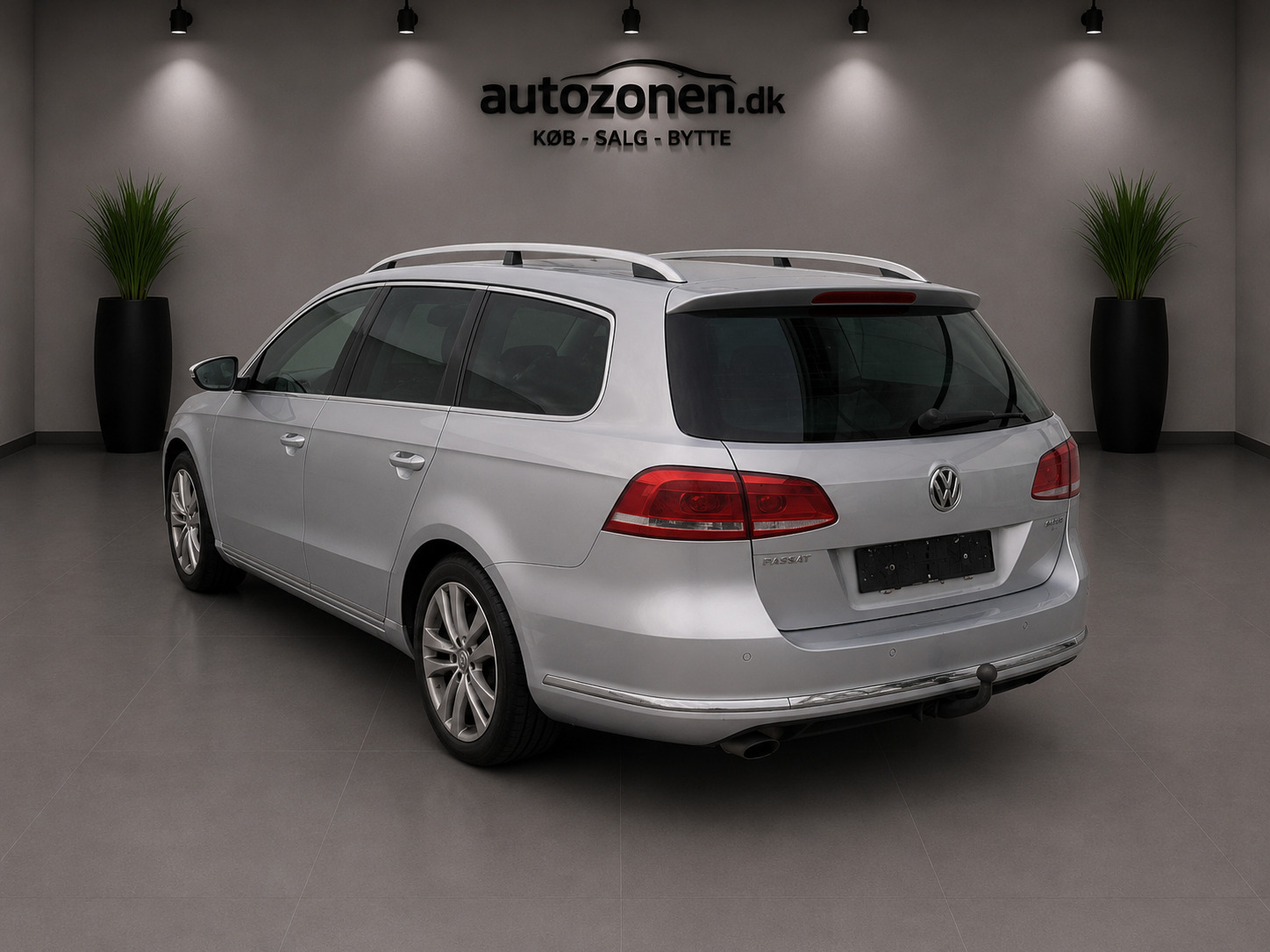 Sølv VW Passat fra 2013