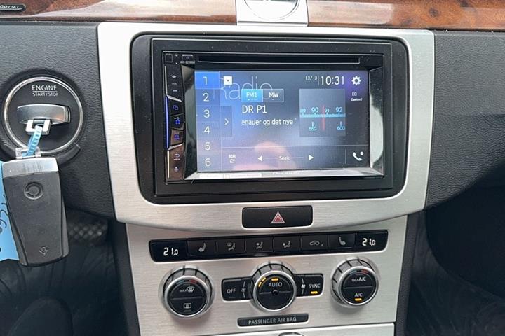 Sølv VW Passat fra 2013