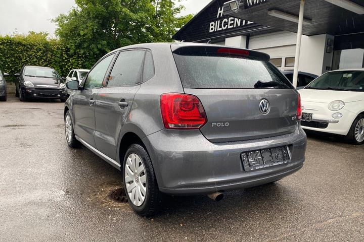 Grå VW Polo fra 2014