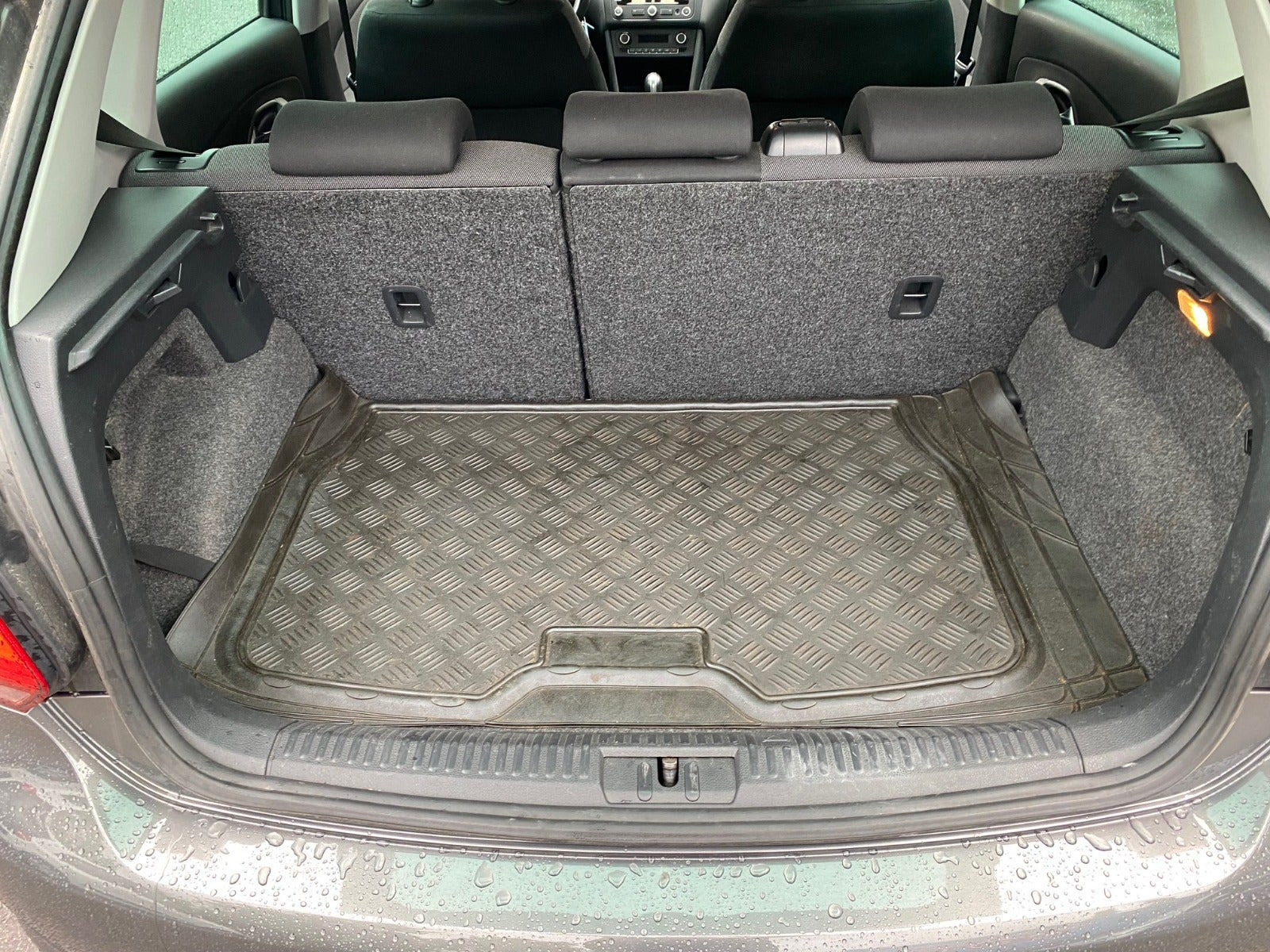 Grå VW Polo fra 2014