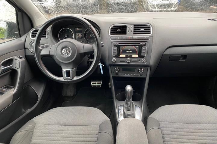 Grå VW Polo fra 2014