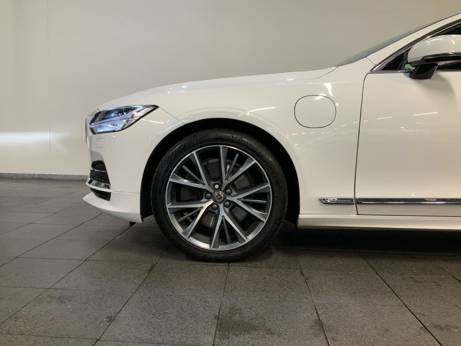 Hvid Volvo V90 fra 2020