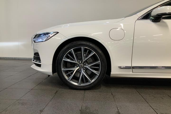Hvid Volvo V90 fra 2020