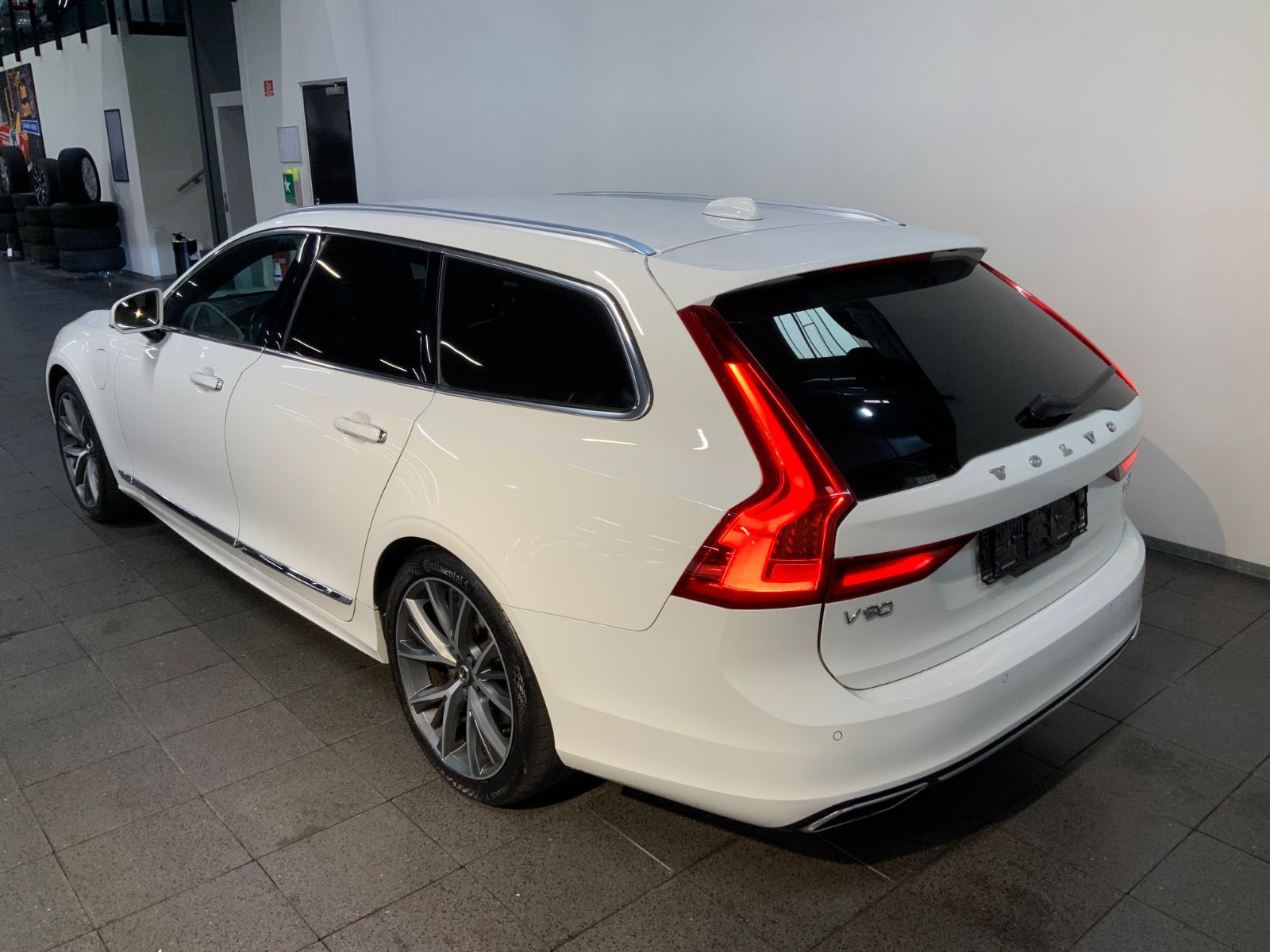 Hvid Volvo V90 fra 2020