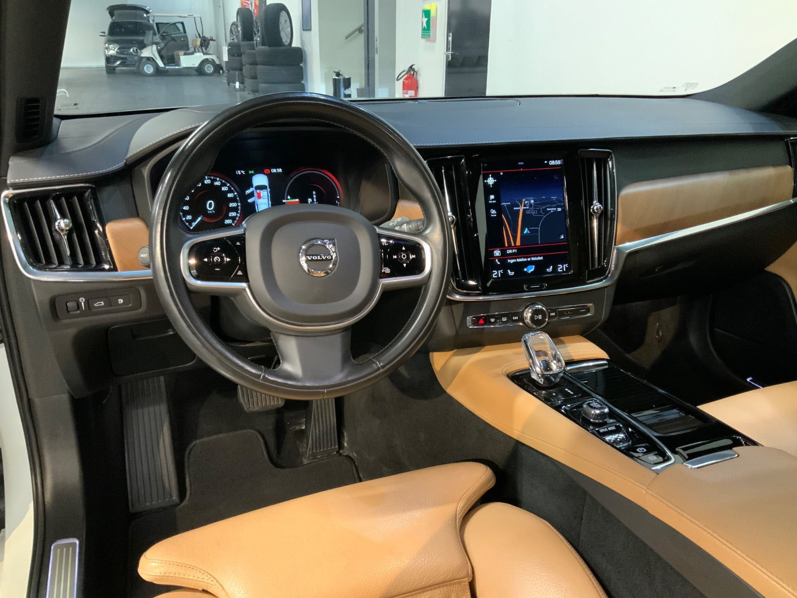 Hvid Volvo V90 fra 2020