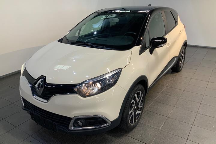 Beige Renault Captur fra 2016 set udefra