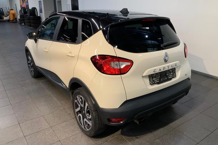 Beige Renault Captur fra 2016