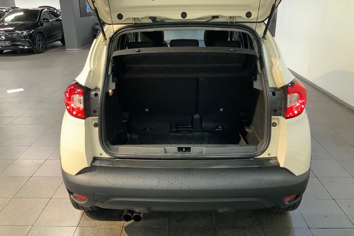 Beige Renault Captur fra 2016