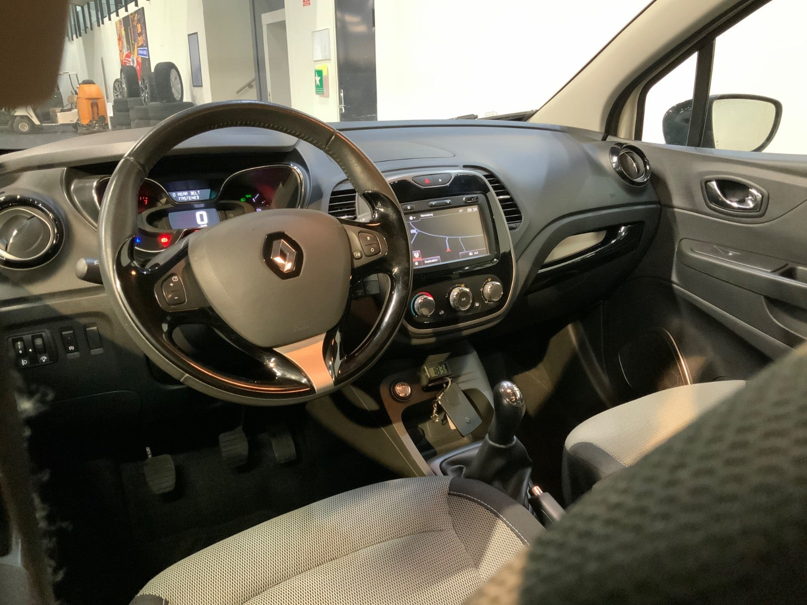 Beige Renault Captur fra 2016