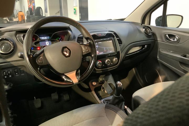 Beige Renault Captur fra 2016