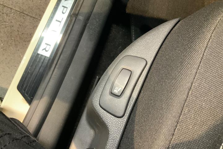 Beige Renault Captur fra 2016