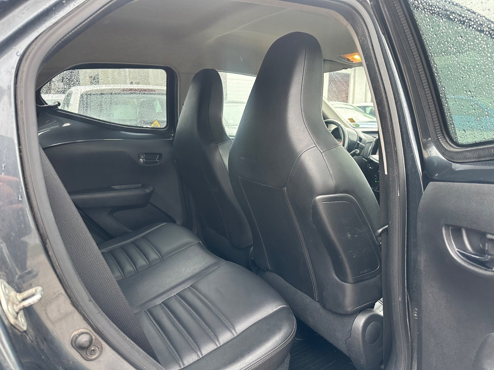 Grå Toyota Aygo fra 2018