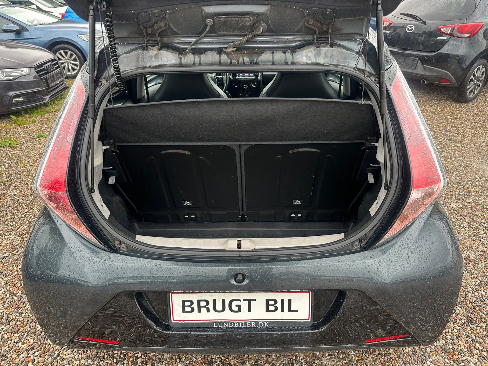 Grå Toyota Aygo fra 2018