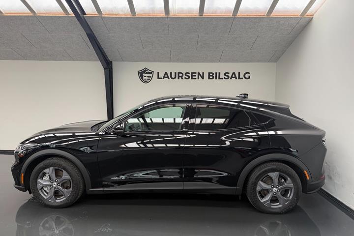 Sort Ford Mustang Mach-E fra 2023