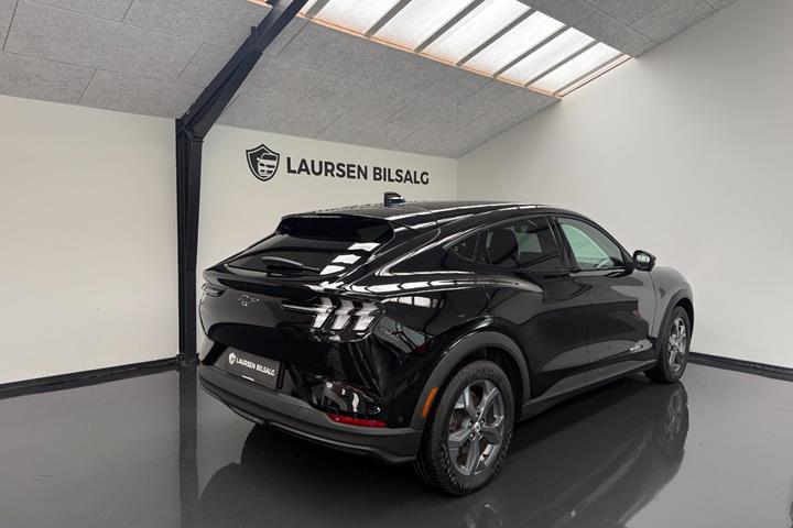 Sort Ford Mustang Mach-E fra 2023