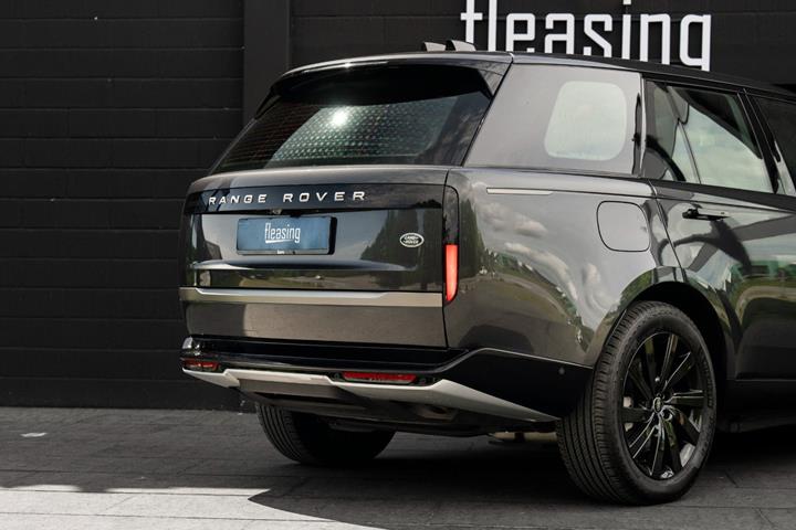 Grå Land Rover Range Rover fra 2023