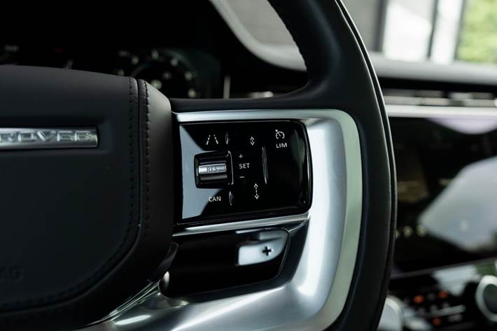 Grå Land Rover Range Rover fra 2023